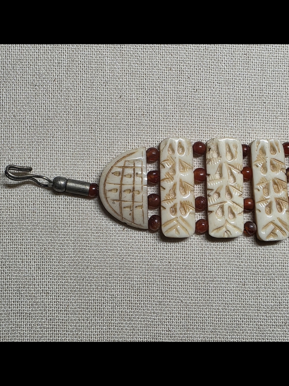 Carved Ivory-Tone and Carnelian Bead Stretch Bracelet Set - Picture 3 of 7